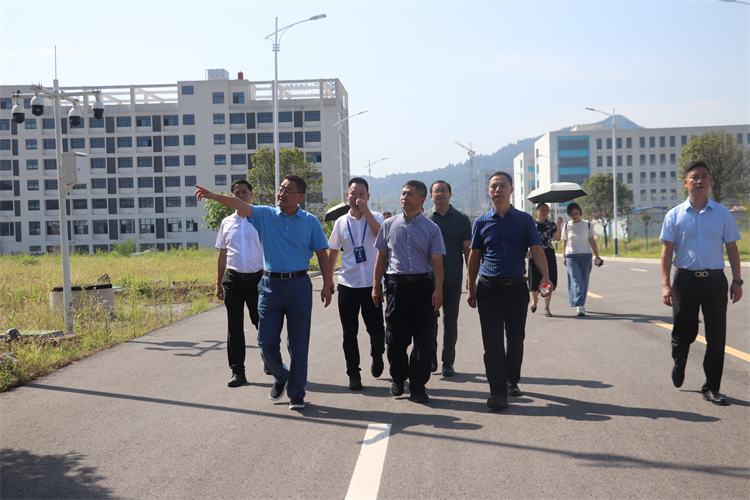 四川省供銷社黨組成員、理事會副主任任建平一行到四川供銷西南冷鏈物流（達州）基地調研